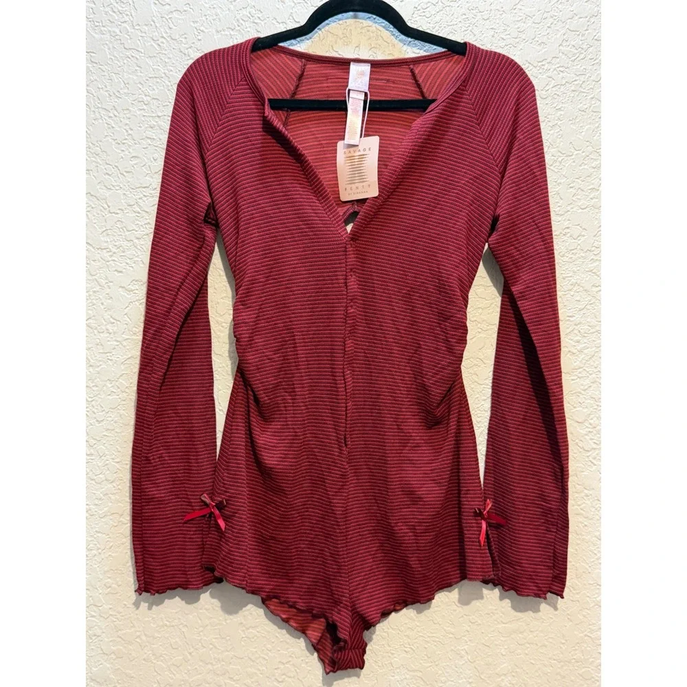 Savage X Fenty Ribbed Long Sleeve Teddy Size M Burgundy Stripe Loungewear